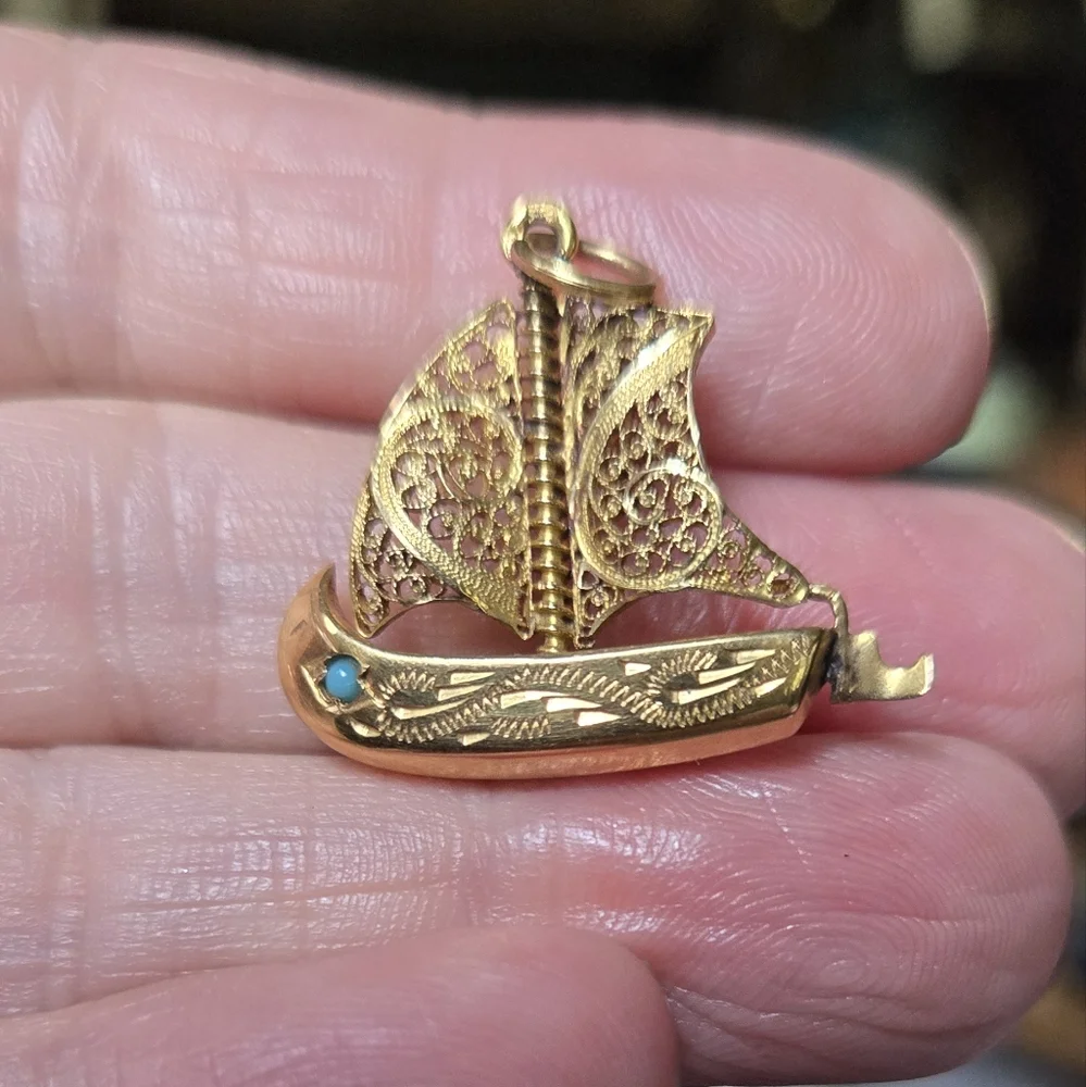 SOLD!COPY - 24k gold sail boat with turquoise gem vintage 1940's piece - Picture 2 of 9
